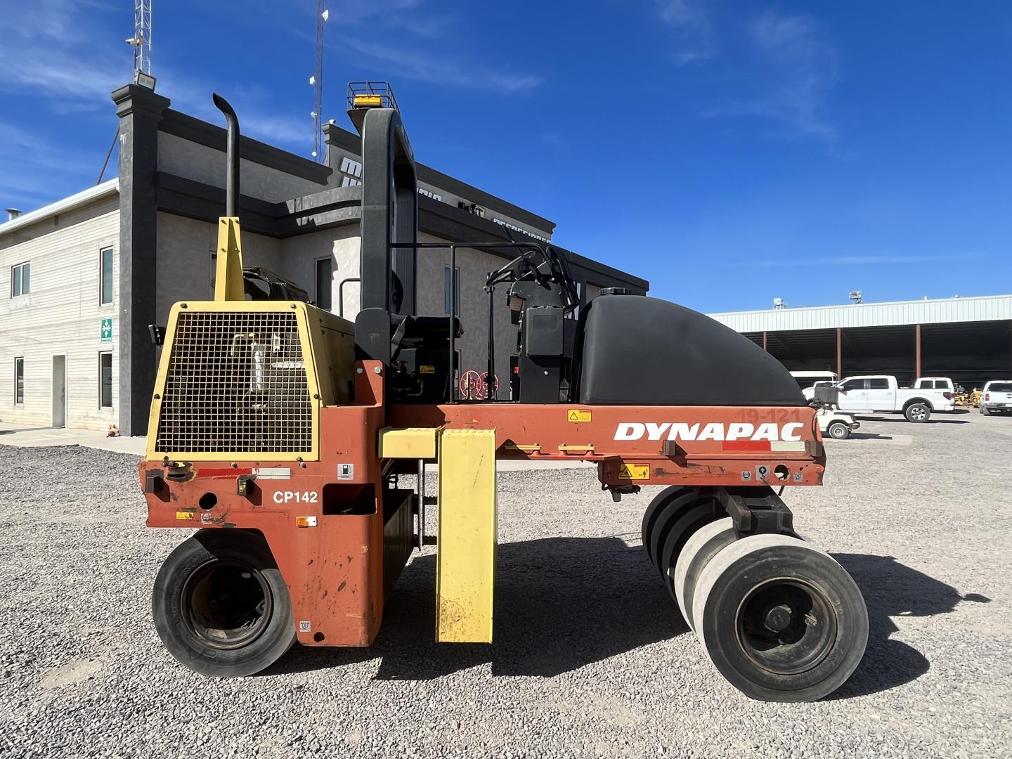 ./imagenes/INVOICE/2019/17352/COMPACTADOR NEUMATICO DYNAPAC CP142 (3).JPG